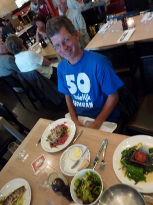 Gert in Dauphine met 50 ers T-shirt