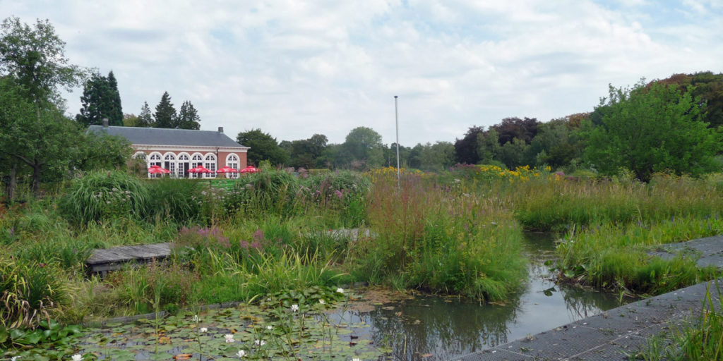 180801 Vordenstein (15) Vijvertuin en oranjerie