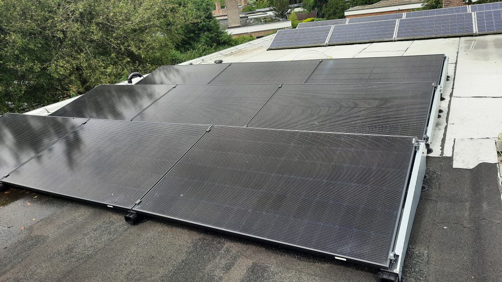 Zonnepanelen op Wawona